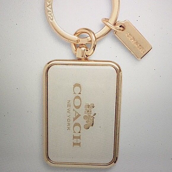 💥HP💥COACH - HORSE & CARRIAGE BAG CHARM/ KEYCHAIN - Picture 6 of 11